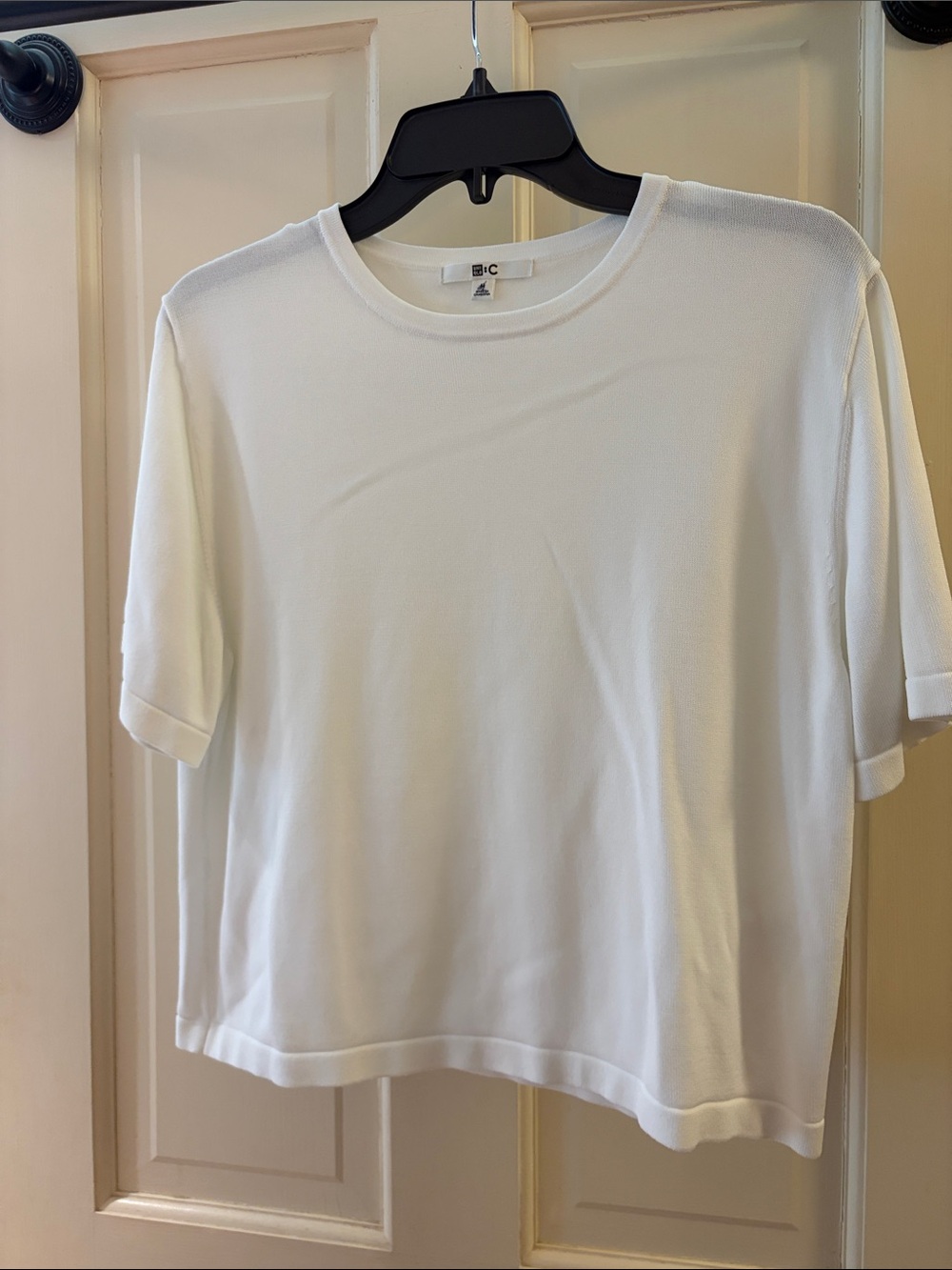 Uniqlo White Short-Sleeve Crew Neck Tee